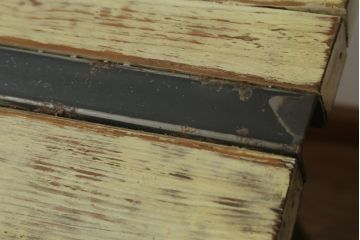 鉄脚　使い込まれた風合いのアンティーク古材天板が味わい深いダイニングテーブル(4人掛け、作業台)(R-074654)