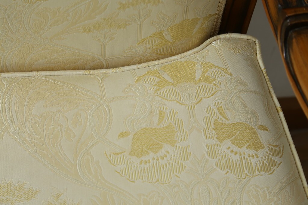 中古　美品　イタリア高級家具　メデア(Medea)　優雅な曲線美が際立つセティ　定価約60万円　(R-074657)
