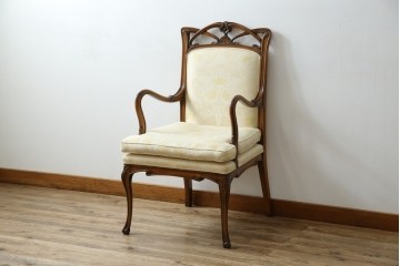 中古　美品　イタリア高級家具　メデア(Medea)　エレガントな佇まいが美しいアームチェア　(R-074659)
