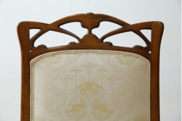 中古　美品　イタリア高級家具　メデア(Medea)　エレガントな佇まいが美しいアームチェア　(R-074659)