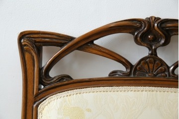 中古　美品　イタリア高級家具　メデア(Medea)　エレガントな佇まいが美しいアームチェア　(R-074659)