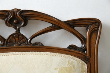 中古　美品　イタリア高級家具　メデア(Medea)　エレガントな佇まいが美しいアームチェア　(R-074659)