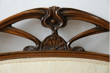 中古　美品　イタリア高級家具　メデア(Medea)　エレガントな佇まいが美しいアームチェア　(R-074659)