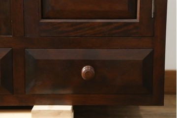 《台輪取り付け加工費込み》　中古　松本民芸家具　深みのある色合いと端正なフォルムが魅力のローボード　(R-074664)