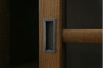 中古　美品!!　国産職人手作り　欅(ケヤキ)材　和モダンな空間づくりにも活躍する二段重ねの高級水屋箪笥(重ね箪笥、食器棚、収納棚、重ね戸棚、キャビネット)(R-074665)