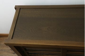 中古　美品!!　国産職人手作り　欅(ケヤキ)材　和モダンな空間づくりにも活躍する高級水屋箪笥サイドボード(サイドキャビネット、収納棚、戸棚、食器棚)(R-074666)