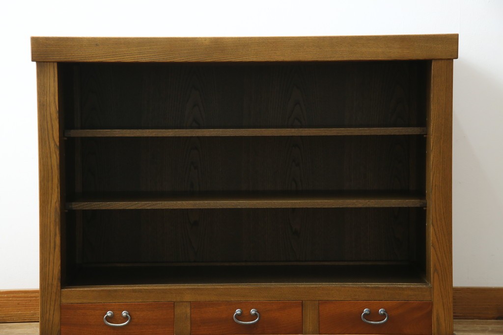 中古　美品!!　国産職人手作り　欅(ケヤキ)材　和モダンな空間づくりにも活躍する高級水屋箪笥サイドボード　(R-074666)