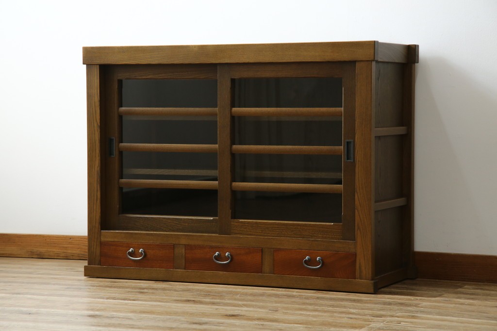 中古　美品!!　国産職人手作り　欅(ケヤキ)材　和モダンな空間づくりにも活躍する高級水屋箪笥サイドボード　(R-074666)