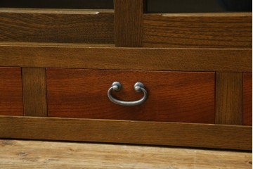 中古　美品!!　国産職人手作り　欅(ケヤキ)材　和モダンな空間づくりにも活躍する高級水屋箪笥サイドボード　(R-074666)