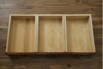 中古　美品!!　国産職人手作り　欅(ケヤキ)材　和モダンな空間づくりにも活躍する高級水屋箪笥サイドボード　(R-074666)