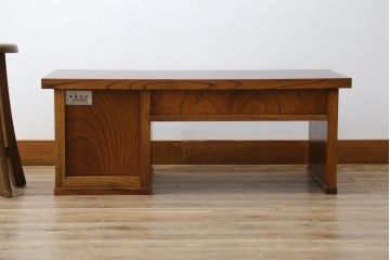 中古　岩谷堂箪笥　南部鉄器金具と漆が和の雰囲気を盛り立てる文机(座机、ローテーブル、デスク、在宅ワーク、在宅用)(定価約20万円)(R-074669)