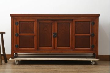 中古　激レア　希少!　美品　松本民芸家具 伝統的工芸品　漆塗り　品のある佇まいが美しいN型朝鮮棚(サイドボード、サイドキャビネット、テレビ台、テレビボード、ローボード、収納棚、戸棚)(定価約78万円)(R-074673)