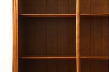 中古　横浜クラシック家具　ダニエル(daniel)　アーリーアメリカンシリーズ　A-211　扉のないデザインがすっきりとした印象の気品漂う本棚(ブックシェルフ、飾り棚、収納棚、オープンラック)(R-074674)