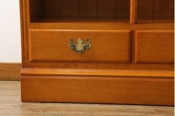 中古　横浜クラシック家具　ダニエル(daniel)　アーリーアメリカンシリーズ　A-211　扉のないデザインがすっきりとした印象の気品漂う本棚(ブックシェルフ、飾り棚、収納棚、オープンラック)(R-074674)