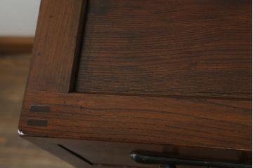 和製アンティーク　美品!!　上手物!!　三方欅(ケヤキ)材　框組み　角手金具　重厚感のある佇まいが魅力の松本帳場箪笥(引き出し、収納箪笥、整理タンス、時代箪笥、和たんす)(R-074675)