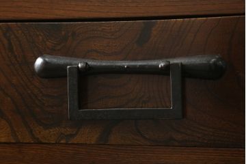 和製アンティーク　美品!!　上手物!!　三方欅(ケヤキ)材　框組み　角手金具　重厚感のある佇まいが魅力の松本帳場箪笥(引き出し、収納箪笥、整理タンス、時代箪笥、和たんす)(R-074675)