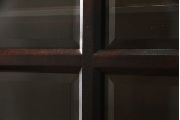 中古　北海道民芸家具　HM160K　洗練された佇まいが上品な食器棚(本箱、戸棚、収納棚、飾り棚、キャビネット)(R-074676)