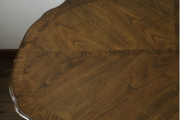中古　希少モデル!!　DREXEL HERITAGE(ドレクセルヘリテイジ)　Grand Villa(グランドヴィラ)　凝った天板のデザインがおしゃれなダイニングテーブル(エクステンションテーブル、パーティーテーブル、4人掛け、6人掛け)(R-074680)