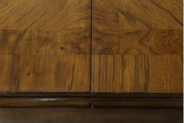 中古　希少モデル!!　DREXEL HERITAGE(ドレクセルヘリテイジ)　Grand Villa(グランドヴィラ)　凝った天板のデザインがおしゃれなダイニングテーブル(エクステンションテーブル、パーティーテーブル、4人掛け、6人掛け)(R-074680)