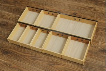 中古　美品　シックな黒塗りが存在感を放つ金具付き小引き出し(小物収納、卓上収納)(R-074681)