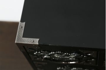 中古　美品　シックな黒塗りが存在感を放つ金具付き小引き出し(小物収納、卓上収納)(R-074681)