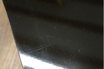 中古　美品　シックな黒塗りが存在感を放つ金具付き小引き出し(小物収納、卓上収納)(R-074681)