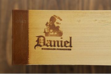 中古　美品!!　横浜ダニエル(daniel)　アーリーアメリカンシリーズ　A-315　滑らかな木肌が上品な雰囲気を醸し出すカウンターテーブルサイドボード(収納棚、戸棚、キッチンカウンター、バーカウンター)(定価約126万円)(R-074682)
