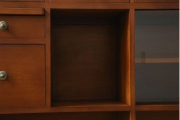 中古　美品!!　横浜ダニエル(daniel)　アーリーアメリカンシリーズ　A-315　滑らかな木肌が上品な雰囲気を醸し出すカウンターテーブルサイドボード(収納棚、戸棚、キッチンカウンター、バーカウンター)(定価約126万円)(R-074682)