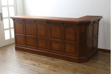 中古　横浜ダニエル(daniel)　アーリーアメリカンシリーズ　A-316　大容量の収納力が嬉しい! 高級感と重厚感を兼ね備えたコーナーカウンター(収納棚、カウンターテーブル、バーカウンター)(定価約160万円)(R-074683)