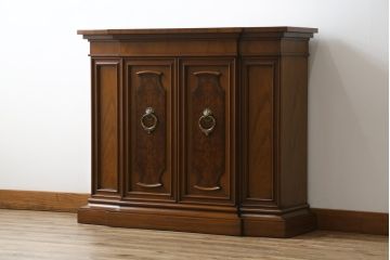 中古　美品!!　DREXEL HERITAGE(ドレクセルヘリテイジ)　FRANCHESCA(フランチェスカ)　クラシカルな佇まいが美しいサイドボード(クレデンザ、クリデンザ、収納棚、戸棚、サイドキャビネット、ホールチェスト)(R-074684)