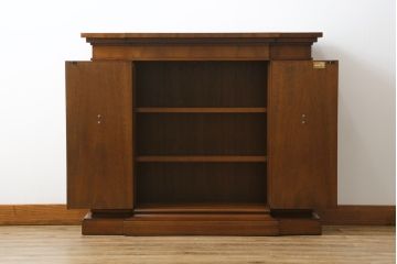 中古　美品!!　DREXEL HERITAGE(ドレクセルヘリテイジ)　FRANCHESCA(フランチェスカ)　クラシカルな佇まいが美しいサイドボード(クレデンザ、クリデンザ、収納棚、戸棚、サイドキャビネット、ホールチェスト)(R-074684)