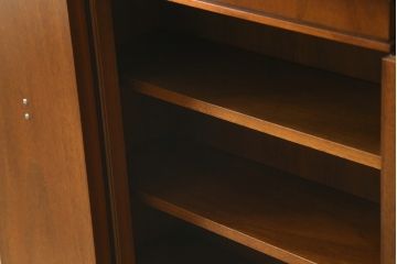 中古　美品!!　DREXEL HERITAGE(ドレクセルヘリテイジ)　FRANCHESCA(フランチェスカ)　クラシカルな佇まいが美しいサイドボード(クレデンザ、クリデンザ、収納棚、戸棚、サイドキャビネット、ホールチェスト)(R-074684)