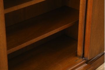 中古　美品!!　DREXEL HERITAGE(ドレクセルヘリテイジ)　FRANCHESCA(フランチェスカ)　クラシカルな佇まいが美しいサイドボード(クレデンザ、クリデンザ、収納棚、戸棚、サイドキャビネット、ホールチェスト)(R-074684)