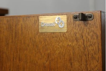 中古　美品　DREXEL HERITAGE(ドレクセルヘリテイジ)　FRANCHESCA(フランチェスカ)シリーズ　拡張しきの天板が付いたサイドボード(サーバー、カウンター、収納棚)(R-074685)