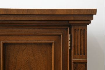 中古　美品　DREXEL HERITAGE(ドレクセルヘリテイジ)　FRANCHESCA(フランチェスカ)シリーズ　拡張しきの天板が付いたサイドボード(サーバー、カウンター、収納棚)(R-074685)