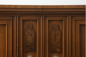 中古　美品　DREXEL HERITAGE(ドレクセルヘリテイジ)　FRANCHESCA(フランチェスカ)シリーズ　拡張しきの天板が付いたサイドボード(サーバー、カウンター、収納棚)(R-074685)