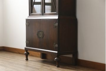 イギリスアンティーク　オーク材　品のある佇まいが美しいアールデコスタイルのキャビネット(戸棚、収納棚、飾り棚、英国)(R-074690)