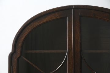 イギリスアンティーク　オーク材　品のある佇まいが美しいアールデコスタイルのキャビネット(戸棚、収納棚、飾り棚、英国)(R-074690)