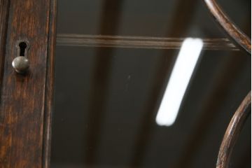 イギリスアンティーク　オーク材　品のある佇まいが美しいアールデコスタイルのキャビネット(戸棚、収納棚、飾り棚、英国)(R-074690)