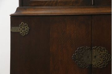 イギリスアンティーク　オーク材　品のある佇まいが美しいアールデコスタイルのキャビネット(戸棚、収納棚、飾り棚、英国)(R-074690)