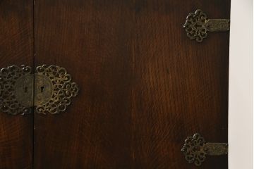 イギリスアンティーク　オーク材　品のある佇まいが美しいアールデコスタイルのキャビネット(戸棚、収納棚、飾り棚、英国)(R-074690)