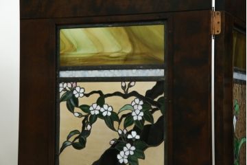 中古　美品!!　ステンドグラス作家　川島政則作　「春夏秋冬」　四季の描写が美しい四曲一隻ステンドグラス屏風(パーテーション、衝立て、衝い立て、つい立て、間仕切り、折りたたみ)(発表価格約165万円)(R-074693)