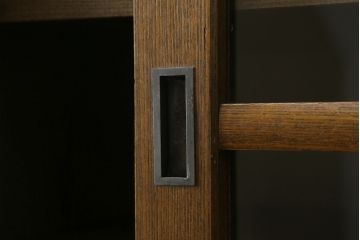 中古　美品!!　国産職人手作り　欅(ケヤキ)材　和モダンな空間づくりにも活躍する二段重ねの高級水屋箪笥(重ね箪笥、食器棚、収納棚、重ね戸棚、キャビネット)(R-074694)