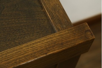 中古　美品!!　国産職人手作り　欅(ケヤキ)材　高級水屋箪笥上段　モダンな横桟ガラス引き戸が魅力の戸棚　(R-074695)