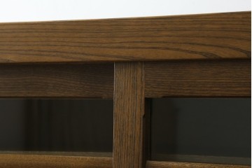 中古　美品!!　国産職人手作り　欅(ケヤキ)材　高級水屋箪笥上段　モダンな横桟ガラス引き戸が魅力の戸棚　(R-074695)