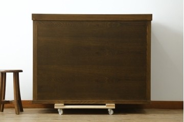中古　美品!!　国産職人手作り　欅(ケヤキ)材　高級水屋箪笥上段　モダンな横桟ガラス引き戸が魅力の戸棚　(R-074695)