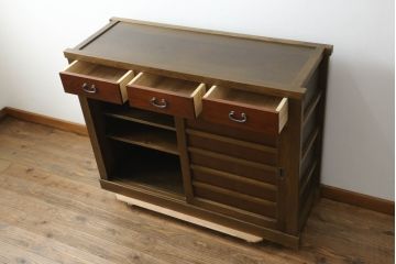 中古　美品!!　国産職人手作り　欅(ケヤキ)材　和モダンな空間作りにも活躍する高級水屋箪笥サイドボード(サイドキャビネット、収納棚、戸棚、食器棚)(R-074696)