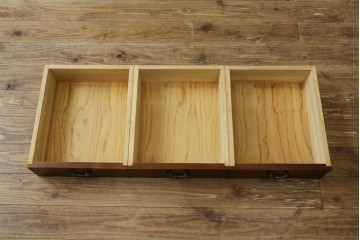 中古　美品!!　国産職人手作り　欅(ケヤキ)材　和モダンな空間作りにも活躍する高級水屋箪笥　(R-074696)
