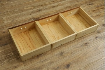 中古　美品!!　国産職人手作り　欅(ケヤキ)材　和モダンな空間作りにも活躍する高級水屋箪笥　(R-074696)