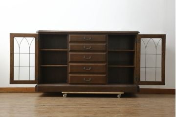 中古　カリモク家具(karimoku)　domani(ドマーニ)　QUEENS LIFE(クイーンズライフ)　クラシカルな佇まいが魅力的なサイドボード(戸棚、引き出し、キャビネット)(定価約68万円)(R-074697)